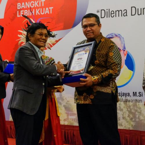 (Agu-2022) Asosiasi Pengusaha Indonesia (APINDO) Kalimantan Timur, penghargaan yang diterima PT Transkon Jaya Tbk yaitu “Pembinaan, Peningkatan Kompetensi SDM Berkualitas”