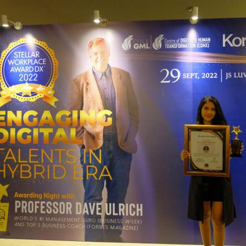 PT Transkon Jaya Tbk received an award from the Stellar Workplace Award 2022